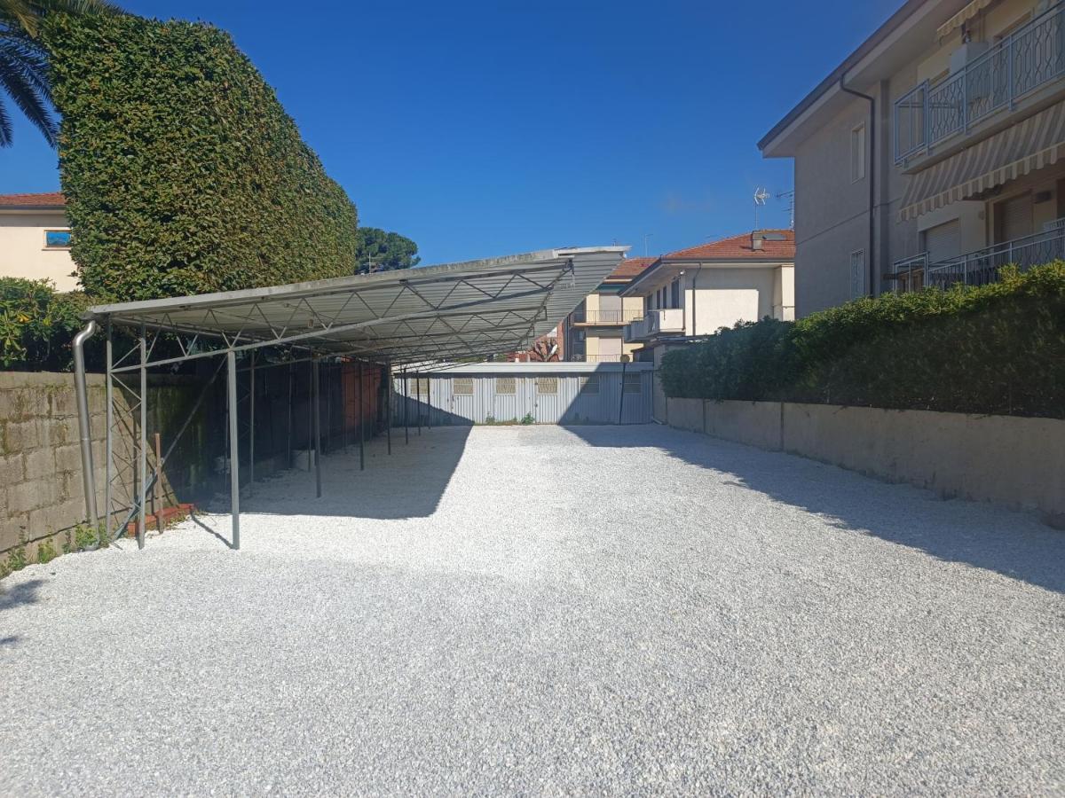 Le Palme 98 "Casa Vacanze" Lido di Camaiore Luaran gambar