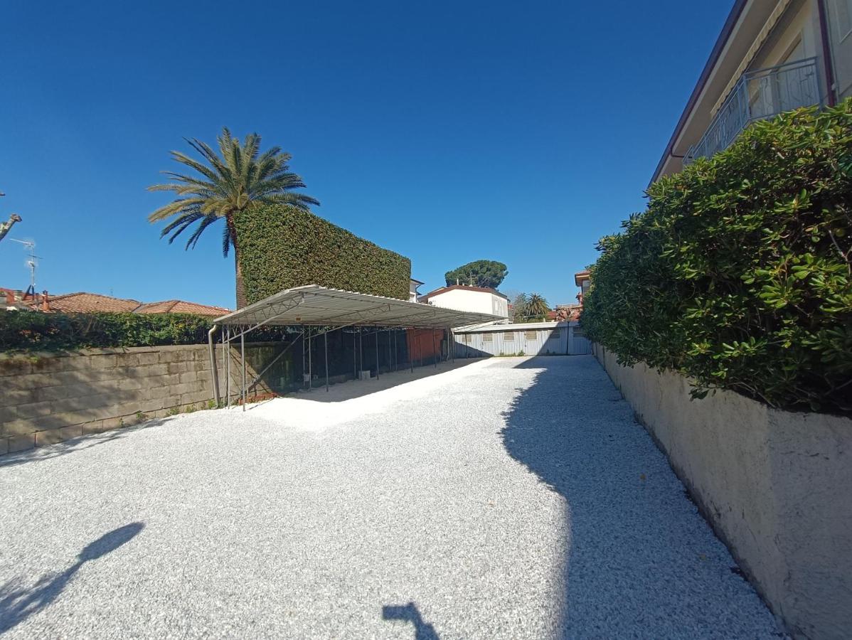 Le Palme 98 "Casa Vacanze" Lido di Camaiore Luaran gambar