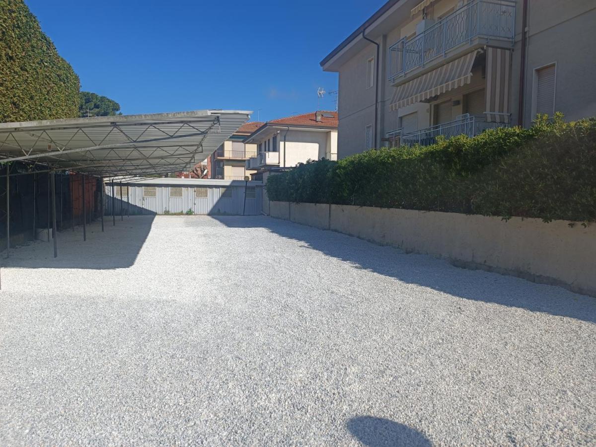 Le Palme 98 "Casa Vacanze" Lido di Camaiore Luaran gambar