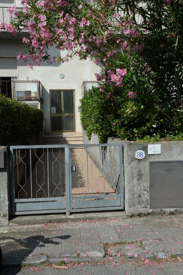 Le Palme 98 "Casa Vacanze" Lido di Camaiore Luaran gambar